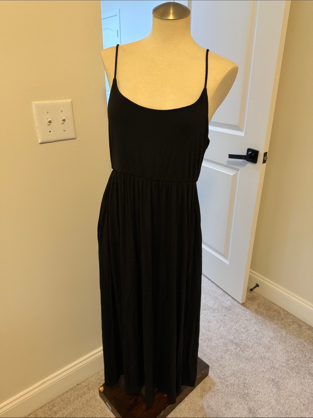Carly Jean Los Angeles Black Spaghetti-Strap Maxi Dress